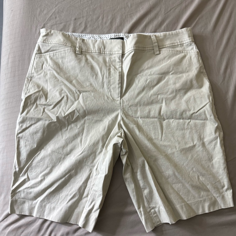 Talbots Perfect Tan Shorts 10 1/2”‎ Size 14